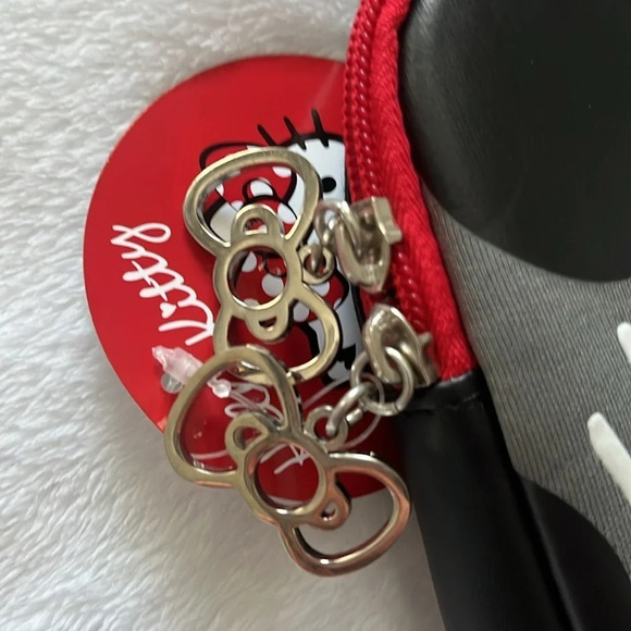 ⭐️HELLO KITTY NWT 13” laptop bag - Picture 4 of 4